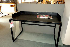 Kleiner Schreibtisch Cuba mit Keramikplatte