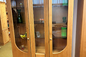 Vitrinenschrank Erle honig