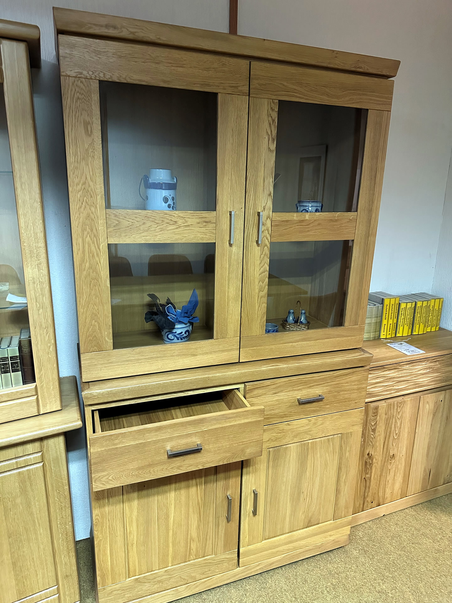 Vitrine Eiche massiv