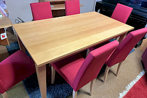 Essgruppe bestehend aus Auszugstisch + 6 Stühlen