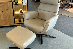 Sessel und Hocker Hawai in Leder ecru