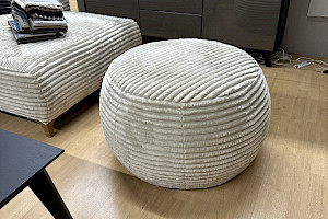 Polsterhocker in Grobcord creme, Durchm. 80 cm